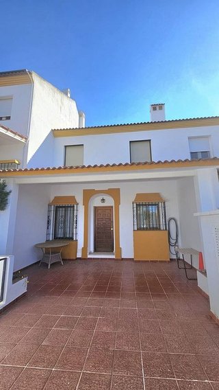 Casa adosada en venta en Torrequebrada en Benalmádena