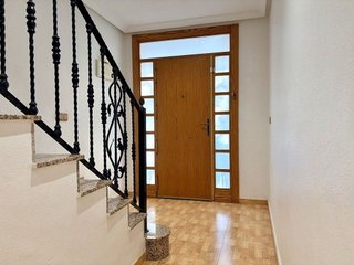 Casa adosada en venta en Formentera del Segura