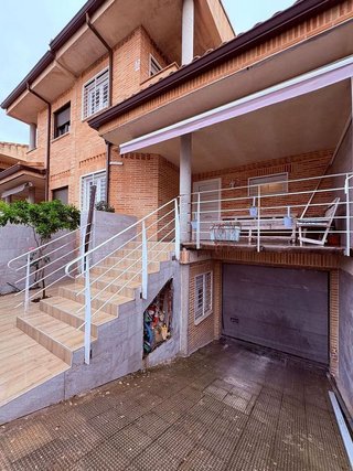 Casa adosada en venta en Yuncos