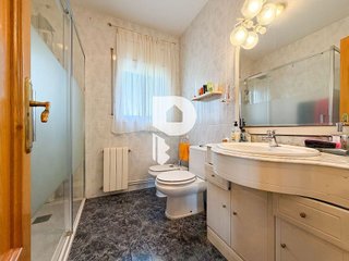 Chalet en venta en Sant Vicenç dels Horts