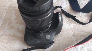 Cámara Canon EOS 750D + cargador + mochila viaje.