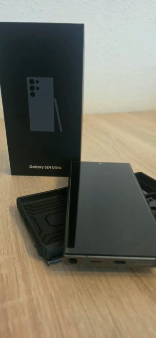 Samsung S24 Ultra titanium black