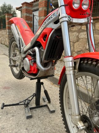 Gas Gas Roja Moto de Trial de 250 .sin papeles.