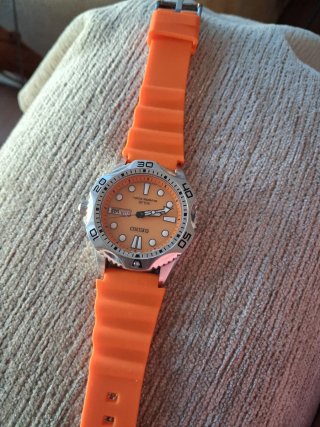 Seiko Solar V158-0AE0 Reloj Diver Naranja