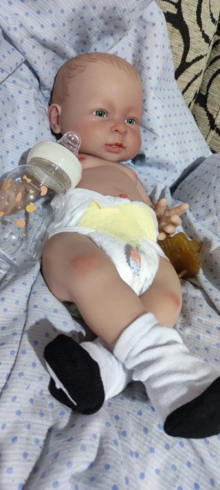 Tierno bebé reborn silicona niño