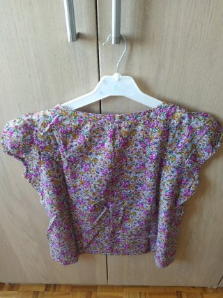 Blusa floral rosa y amarilla