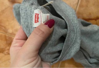 Camiseta Levi's manga larga gris