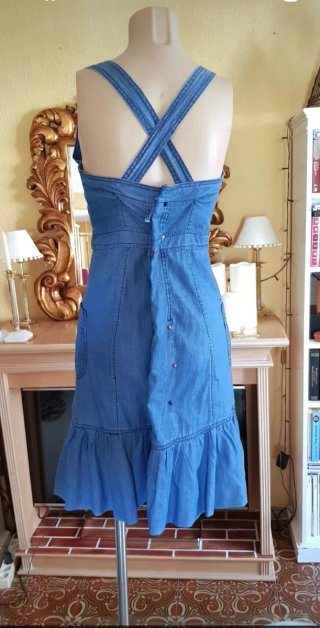Vestido vaquero HELLO KISS con volantes
