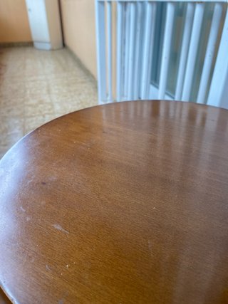 Mesa auxiliar redonda de madera