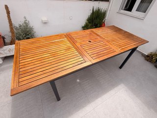 Mesa extensible exterior madera y aluminio