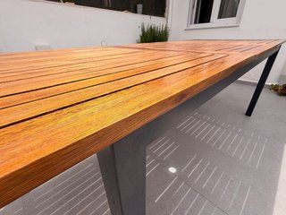 Mesa extensible exterior madera y aluminio