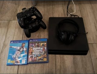 PS4 Negra 500GB + 2 Mandos + Juegos