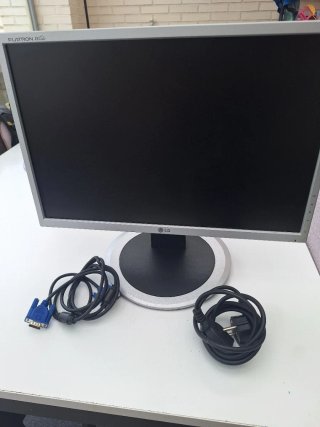 Monitor LG Flatron panorámico