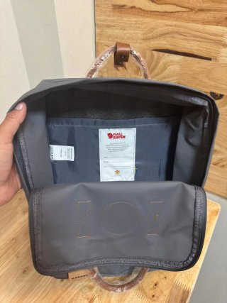 Mochila Fjallraven Kanken Gris y Marrón