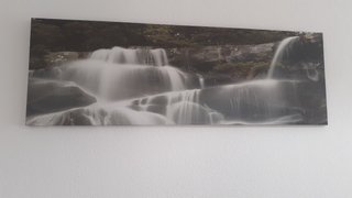 Cuadro cascada agua piedra