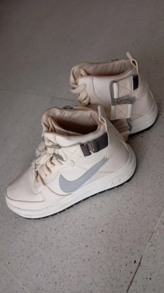 Nike Air Force 1 Talla 39 Beige