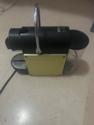 Cafetera Nespresso DeLonghi Pixie Lima