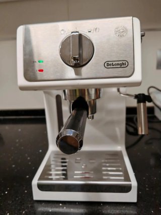 Cafetera Delonghi Blanca