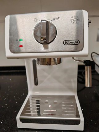 Cafetera Delonghi Blanca