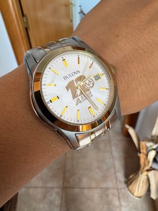 Reloj Bulova Acero y Dorado - Muy poco uso