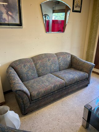 Conjunto de sofás y sillón de tela
