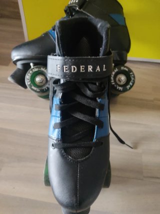 Patines FEDERAL en paralelo negros y azules