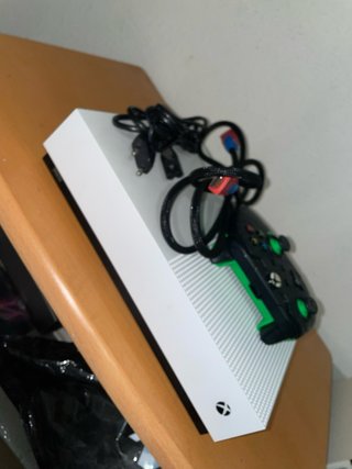 Xbox One S Blanco con Mando Verde