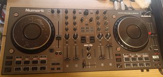 Numark NS4FX Controlador DJ Profesional