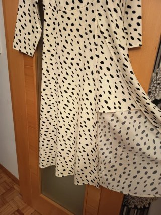 Vestido blanco con lunares negros sin estrenar