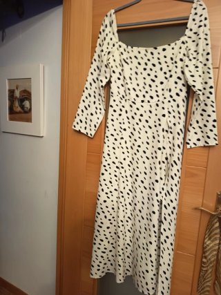 Vestido blanco con lunares negros sin estrenar