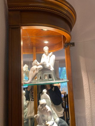 Mueble de esquina clásico madera y cristal
