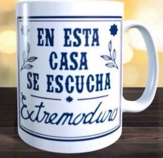 Taza Extremoduro En esta casa se escucha
