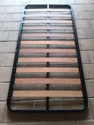 Somier de madera y metal