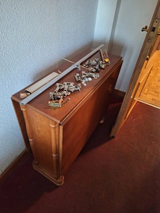 Mesa plegable de madera y metal