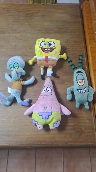 Conjunto de Peluches Bob Esponja, Patricio etc