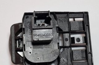 Botón Maletero Peugeot 407