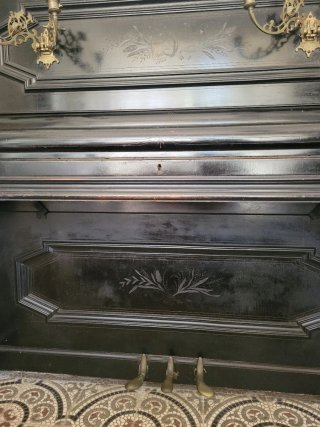 Piano antiguo Estela - Casa Bernareggi