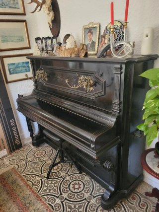 Piano antiguo Estela - Casa Bernareggi