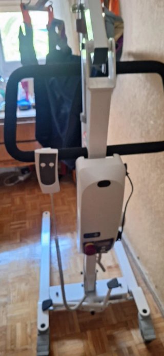 Vendo grúa hospitalaria, casi nueva