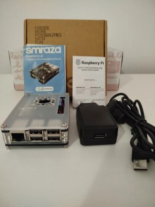 Raspberry Pi 3 con caja Smraza