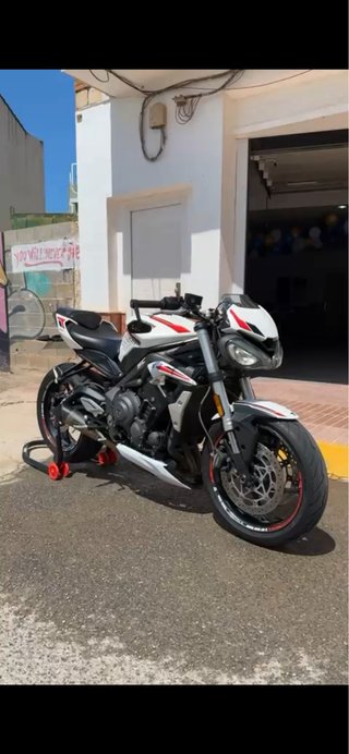 Triumph street triple 660s para A2