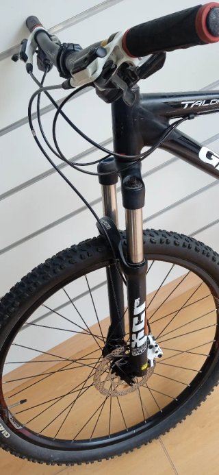 Bicicletta Giant Talon Nera