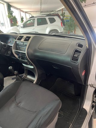 Nissan Terrano II 2004