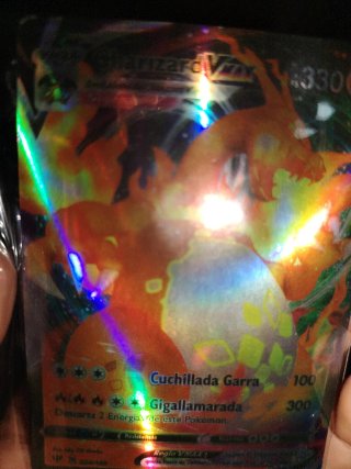 Carta Pokémon Charizard VMAX 020/189