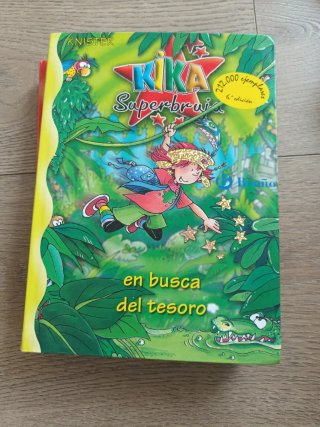 Kika Superbruja y el libro de hechizos