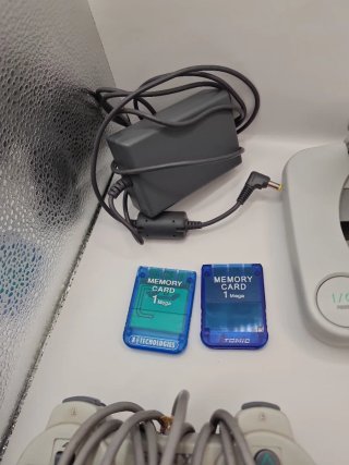 Ps One Sony + 2 Mandos + 2 Memory Card