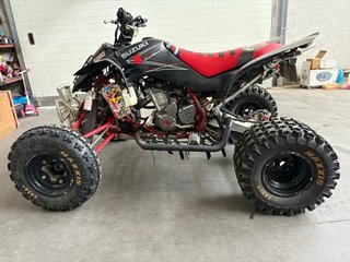 Suzuki LTZ 400 Quad Negro y Rojo