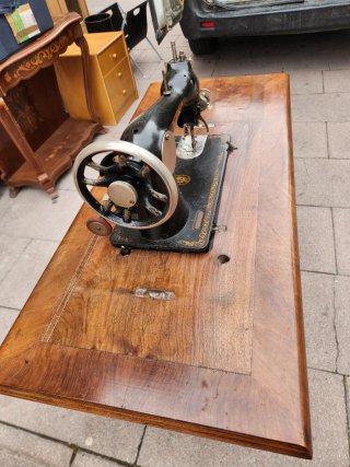 Máquina de coser antigua Wertheim