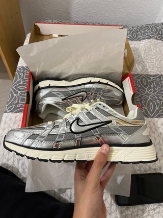 Nike P-6000 Plata y Negro