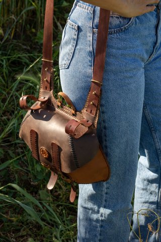 Bolso de cuero artesanal